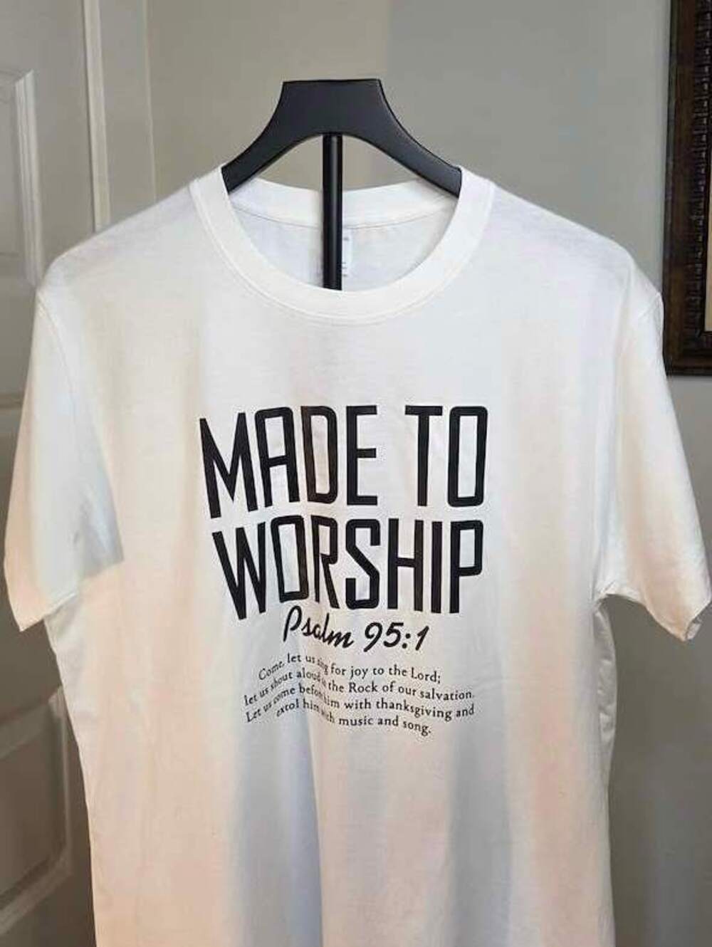 Unisex Made to Worship Psalm 95:1 White T-Shirt NWOT 2x